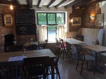 The Old Vine Inn Wadhurst Exterior photo